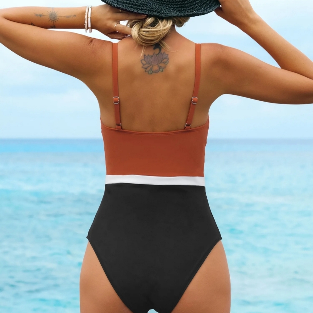Cupshe Swimsuit, size large